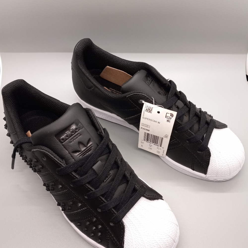 Womens Adidas Superstars Size 6